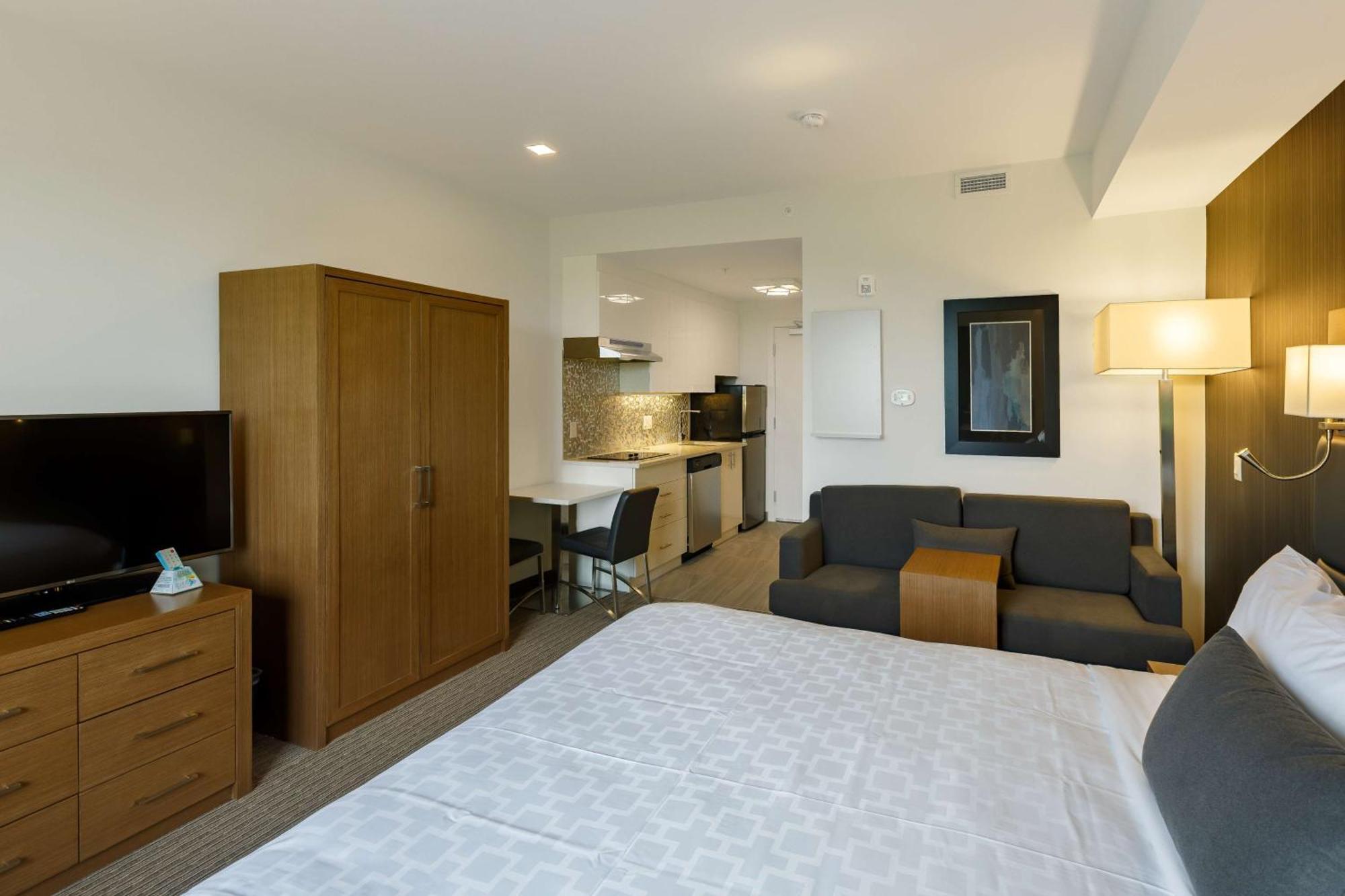 Executive Residency By Best Western Calgary City View North Exterior foto